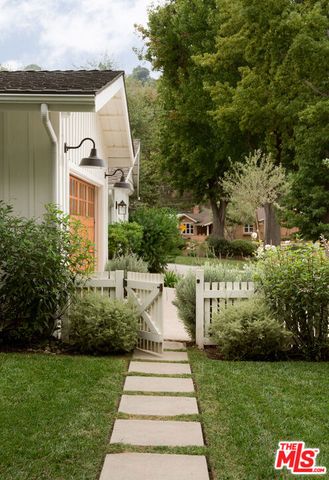 947 Palermo Drive, Santa Barbara, CA 93105