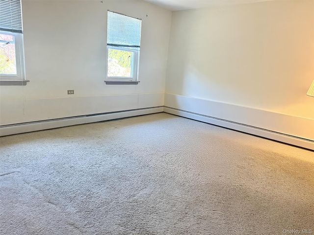 27 Skyview Lane, New Rochelle, NY 10804