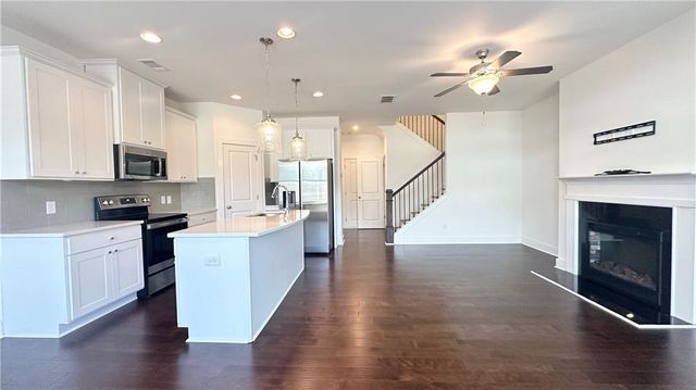 402 Auburn Valley Way, Auburn, GA 30011