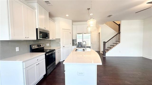 402 Auburn Valley Way, Auburn, GA 30011