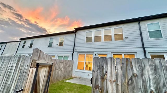 402 Auburn Valley Way, Auburn, GA 30011