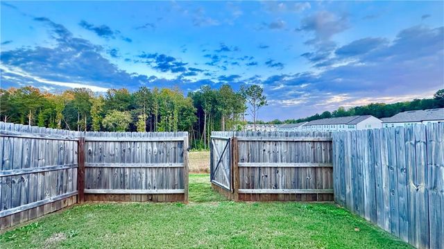 402 Auburn Valley Way, Auburn, GA 30011