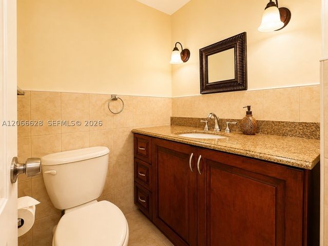 251 174th St 706, Sunny Isles Beach, FL 33160