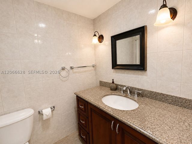 251 174th St 706, Sunny Isles Beach, FL 33160