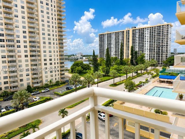 251 174th St 706, Sunny Isles Beach, FL 33160