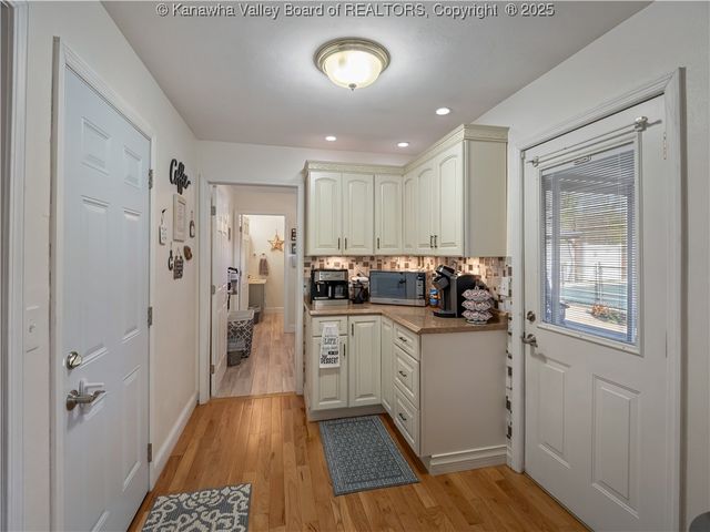 127 Litton Heights, Scott Depot, WV 25560