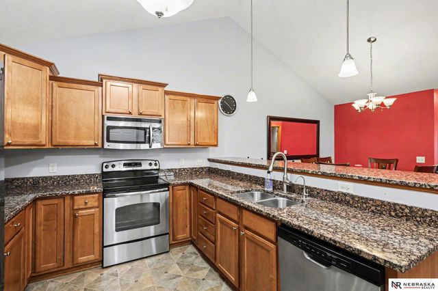 8604 Ridge Hollow Drive, Lincoln, NE 68526
