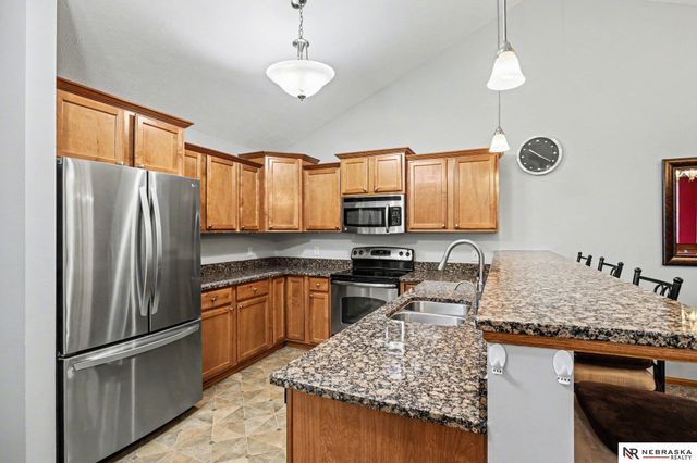 8604 Ridge Hollow Drive, Lincoln, NE 68526