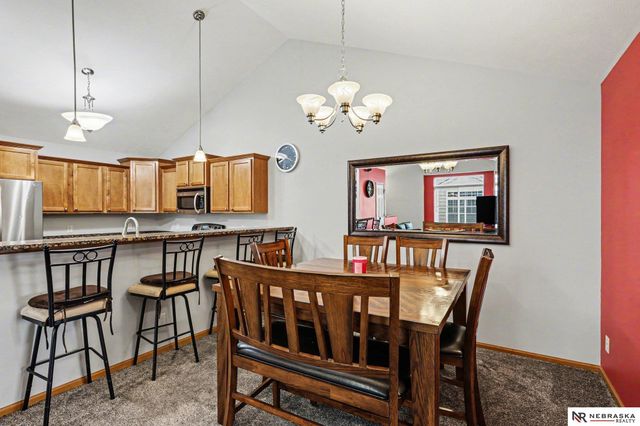 8604 Ridge Hollow Drive, Lincoln, NE 68526