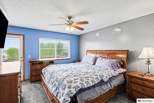 8604 Ridge Hollow Drive, Lincoln, NE 68526