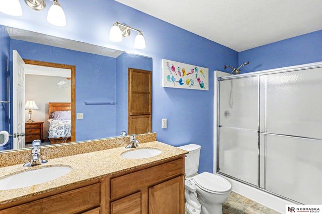8604 Ridge Hollow Drive, Lincoln, NE 68526