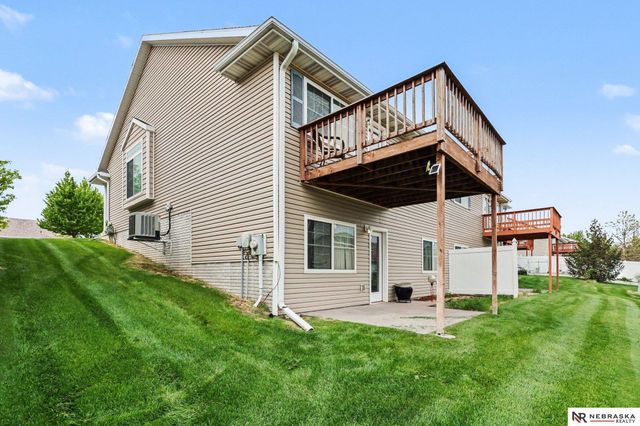 8604 Ridge Hollow Drive, Lincoln, NE 68526