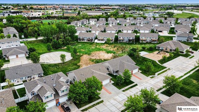 8604 Ridge Hollow Drive, Lincoln, NE 68526