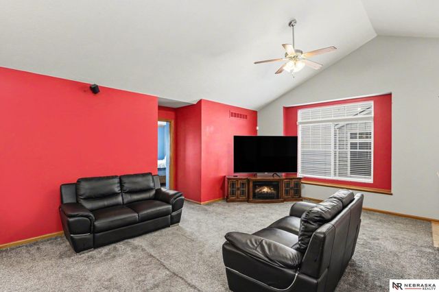 8604 Ridge Hollow Drive, Lincoln, NE 68526