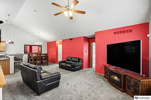 8604 Ridge Hollow Drive, Lincoln, NE 68526