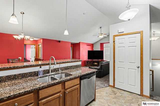 8604 Ridge Hollow Drive, Lincoln, NE 68526