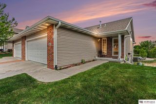 8604 Ridge Hollow Drive, Lincoln, NE 68526