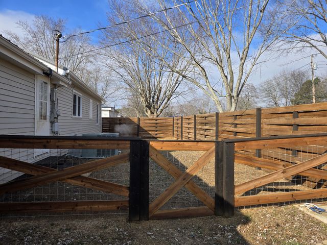 306 Johnson St, Lawrenceburg, TN 38464