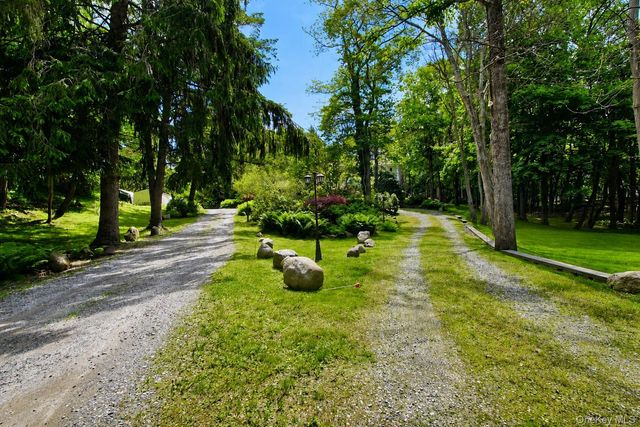 77 Shore Road, Mount Sinai, NY 11766