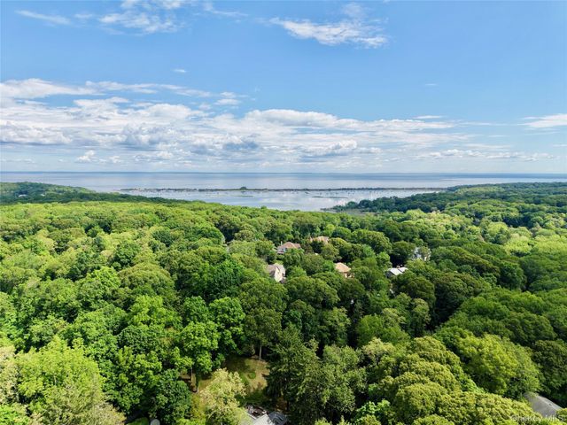 77 Shore Road, Mount Sinai, NY 11766