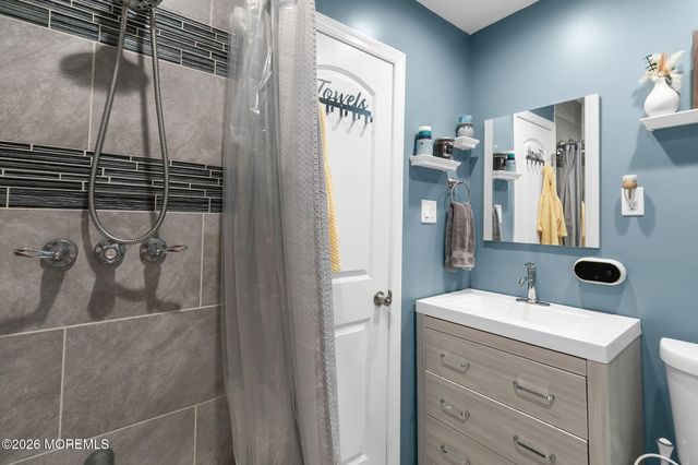 935 Gloucester Drive, Toms River, NJ 08753