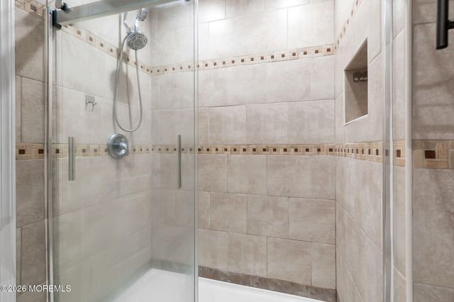 935 Gloucester Drive, Toms River, NJ 08753