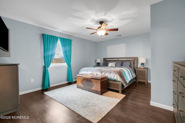 935 Gloucester Drive, Toms River, NJ 08753