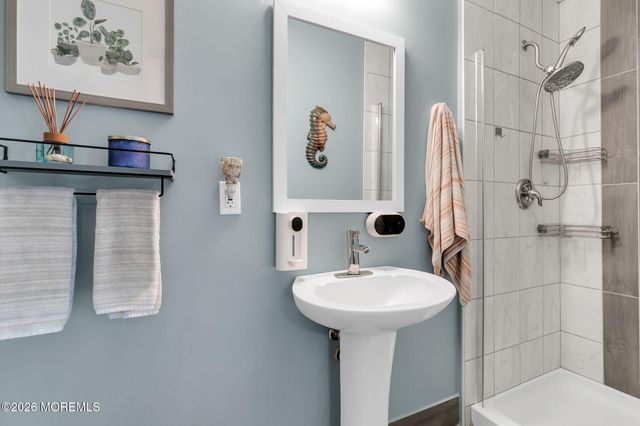 935 Gloucester Drive, Toms River, NJ 08753
