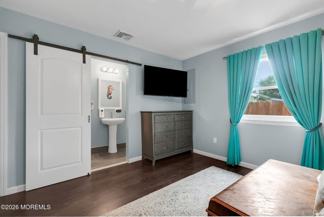 935 Gloucester Drive, Toms River, NJ 08753