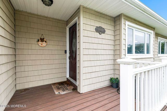935 Gloucester Drive, Toms River, NJ 08753