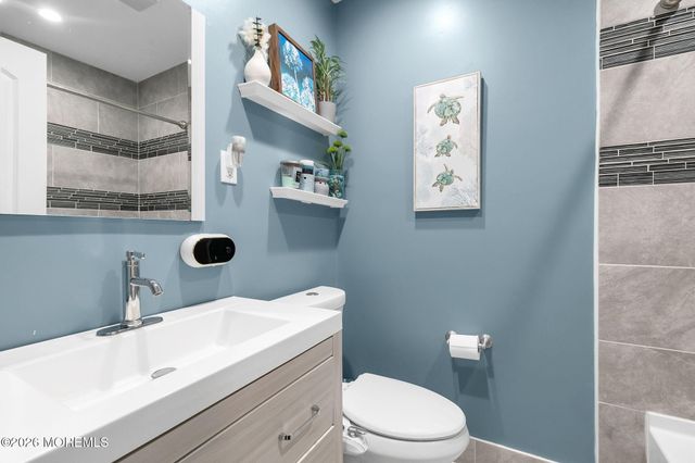 935 Gloucester Drive, Toms River, NJ 08753