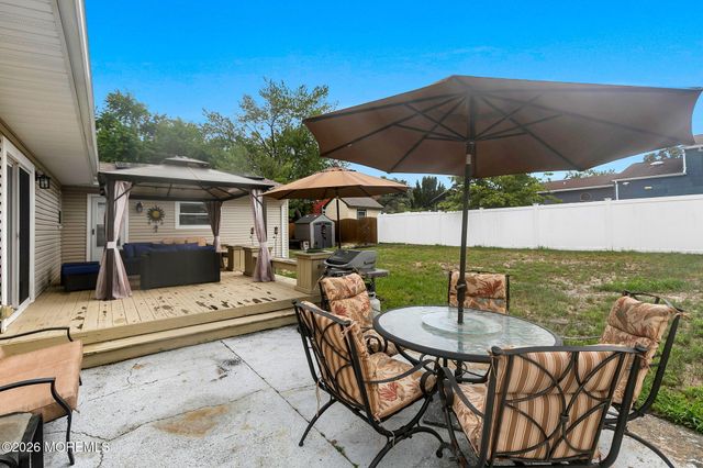 935 Gloucester Drive, Toms River, NJ 08753