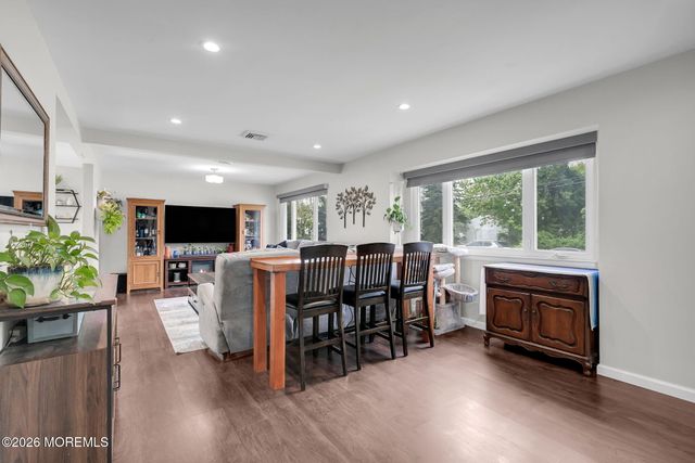 935 Gloucester Drive, Toms River, NJ 08753