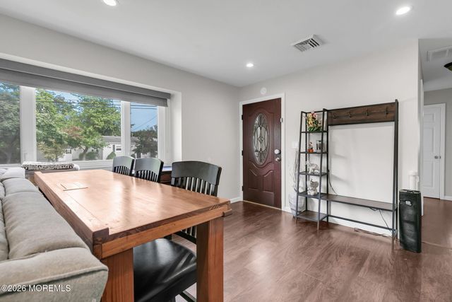 935 Gloucester Drive, Toms River, NJ 08753