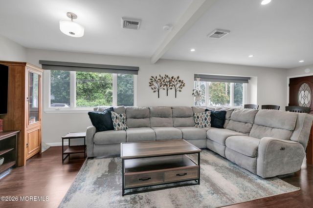 935 Gloucester Drive, Toms River, NJ 08753