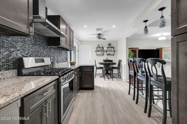 935 Gloucester Drive, Toms River, NJ 08753