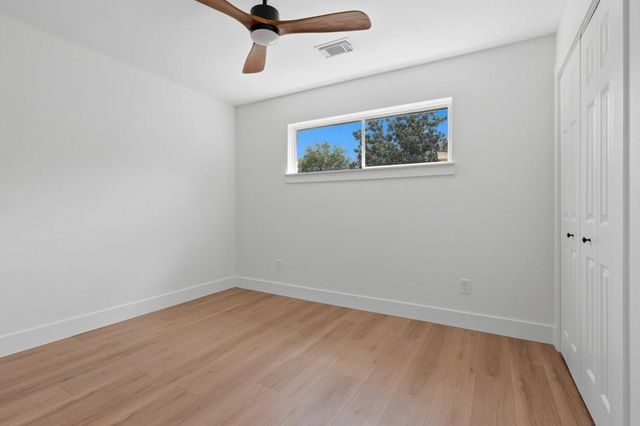 104 Oriole Lane, Angleton, TX 77515
