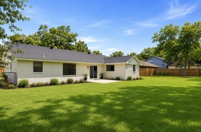 104 Oriole Lane, Angleton, TX 77515