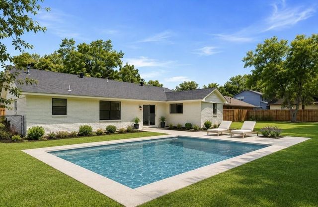 104 Oriole Lane, Angleton, TX 77515