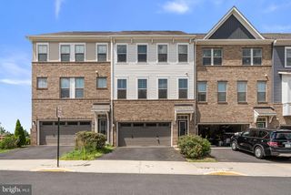 2604 LOGANBERRY DR, Herndon, VA 20171