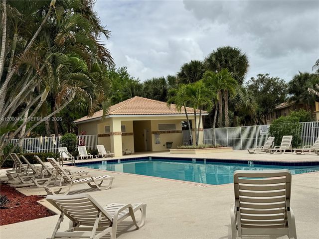 435 Rainbow Springs Ter, Royal Palm Beach, FL 33411
