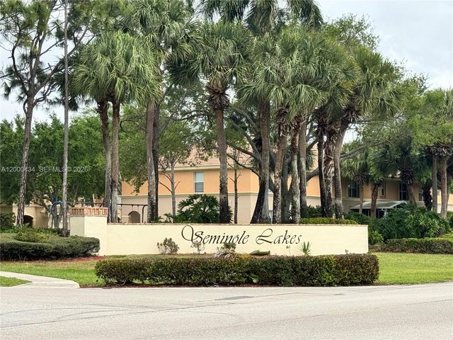 435 Rainbow Springs Ter, Royal Palm Beach, FL 33411