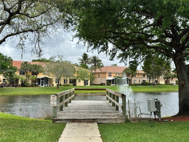 435 Rainbow Springs Ter, Royal Palm Beach, FL 33411