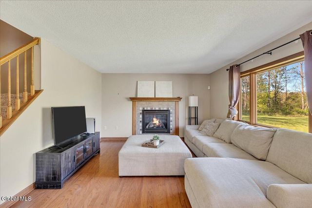 2 Chantal Court, Milton, NY 12020