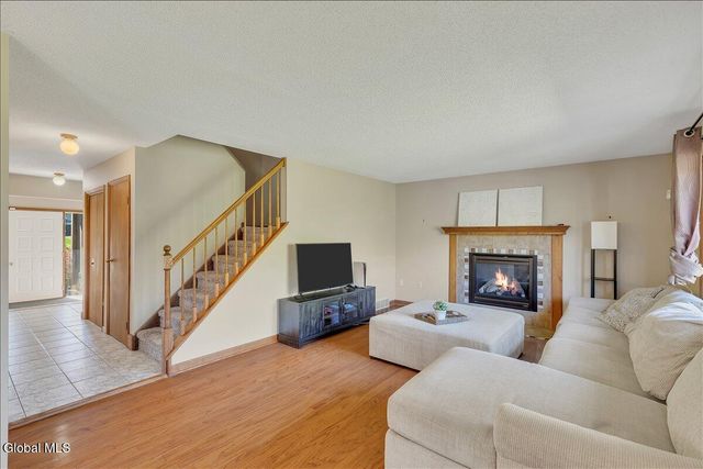 2 Chantal Court, Milton, NY 12020