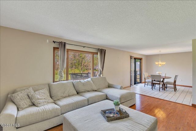 2 Chantal Court, Milton, NY 12020
