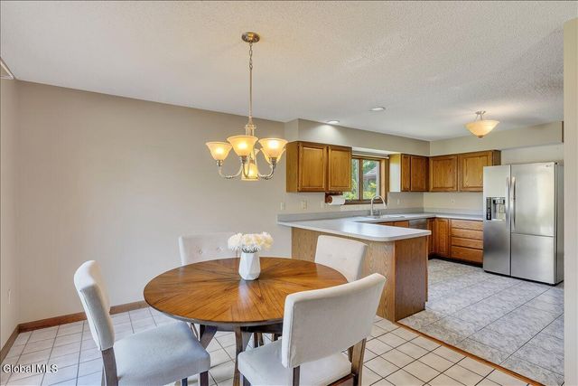 2 Chantal Court, Milton, NY 12020