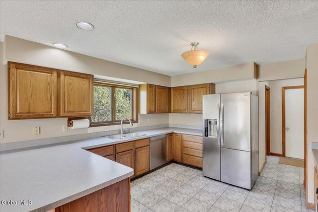 2 Chantal Court, Milton, NY 12020