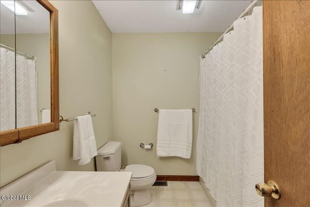 2 Chantal Court, Milton, NY 12020