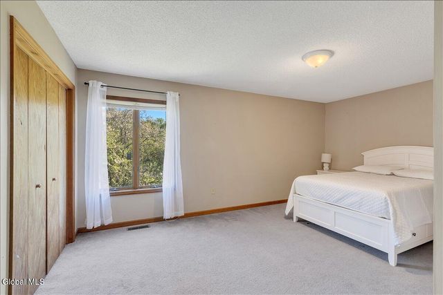 2 Chantal Court, Milton, NY 12020